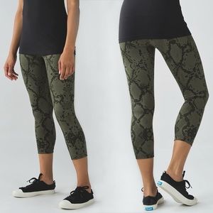 Lululemon Wunder Under Crop Full-On Luon
Ziggy Snake Fatigue Green Gator